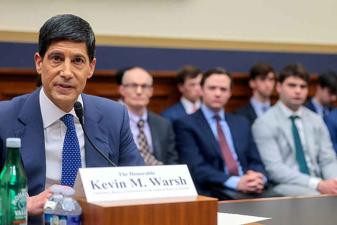 Fed chief vows to 'do my job'  if challenged by US president